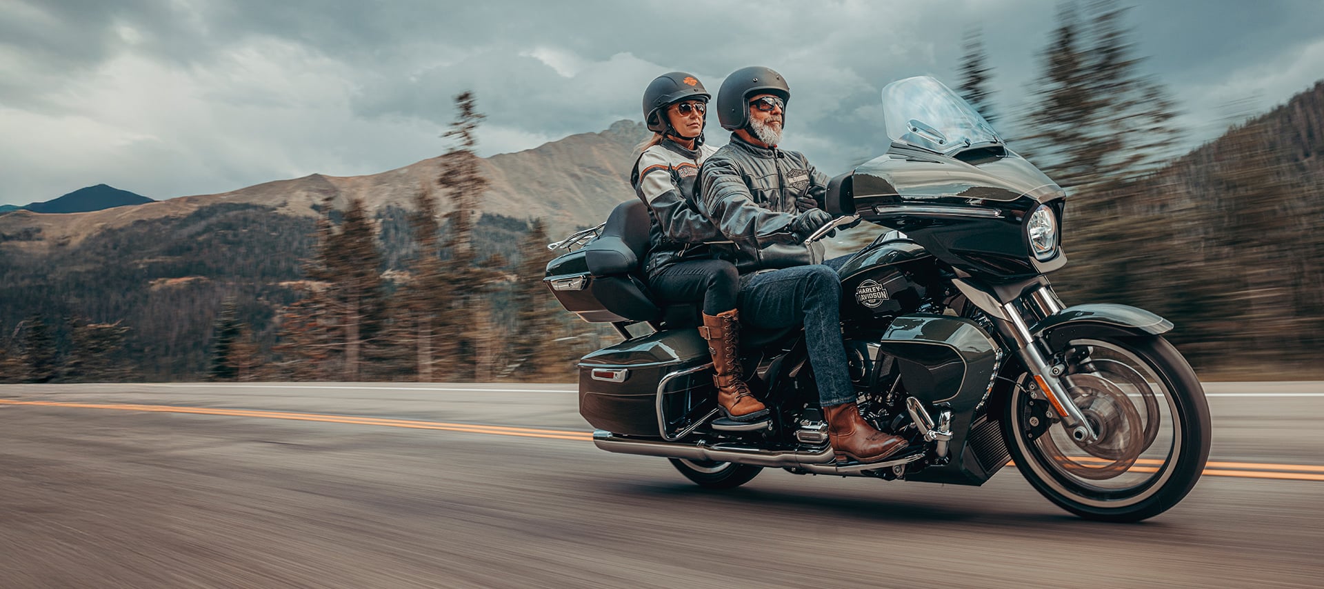 <p><span style="font-size:48px">Street Glide&reg; Limited</span></p><br/>