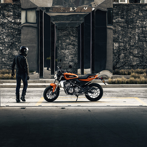 H-D X 350 motorcycle beauty shot