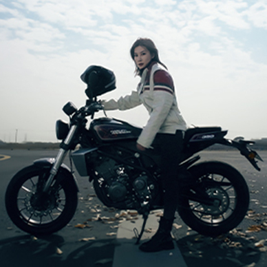 H-D X 350 motorcycle beauty shot